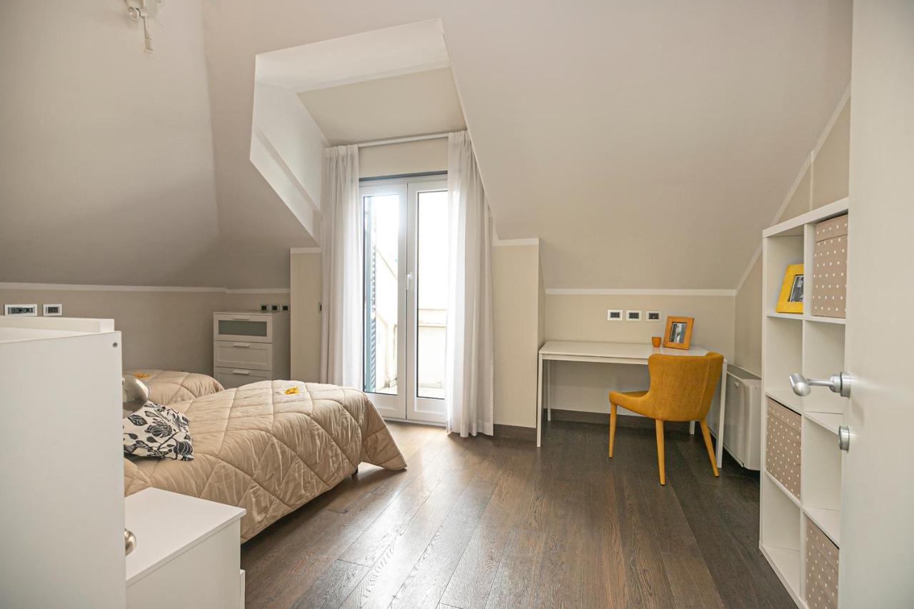 Real Italian Estate - Penthouse Appartement Genua Buitenkant foto