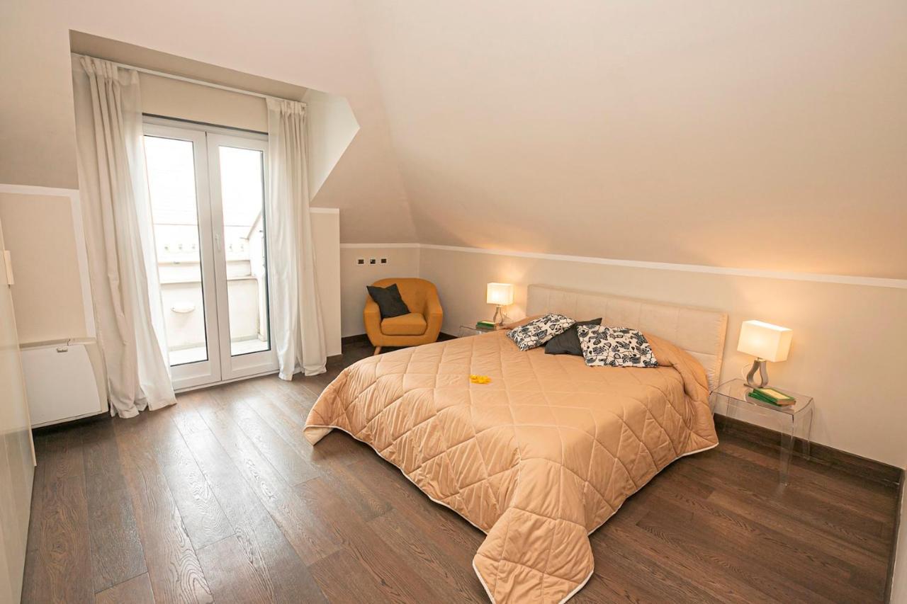Real Italian Estate - Penthouse Appartement Genua Buitenkant foto