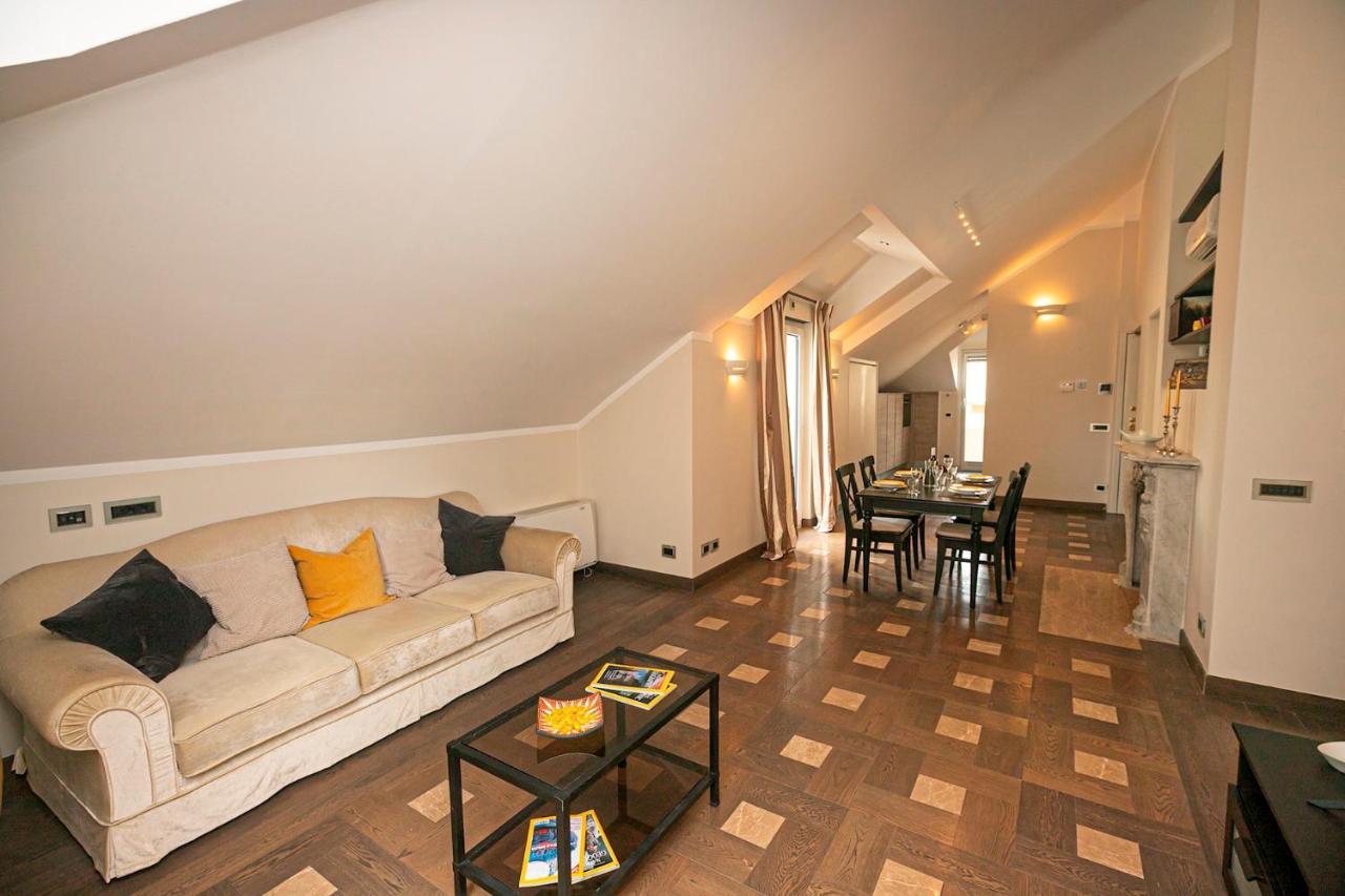 Real Italian Estate - Penthouse Appartement Genua Buitenkant foto