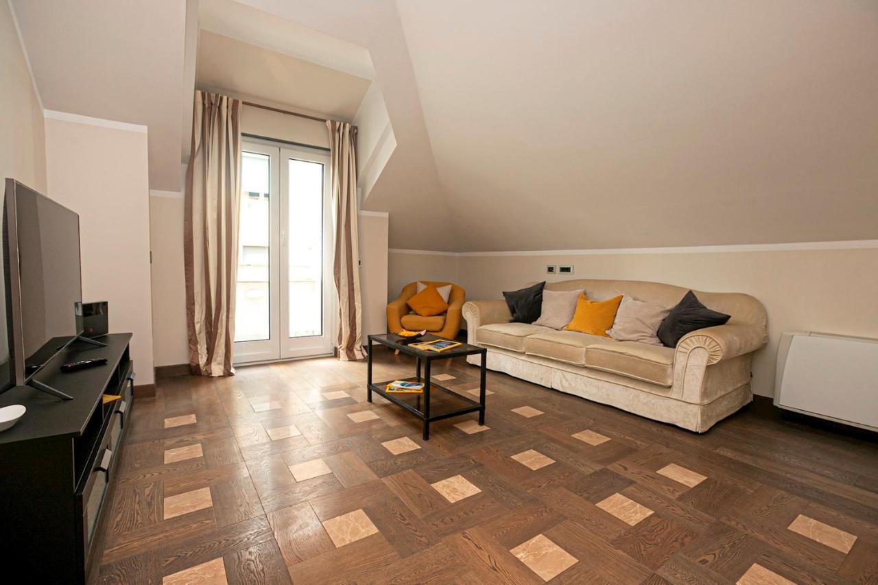 Real Italian Estate - Penthouse Appartement Genua Buitenkant foto