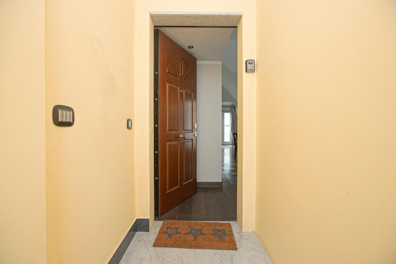 Real Italian Estate - Penthouse Appartement Genua Buitenkant foto
