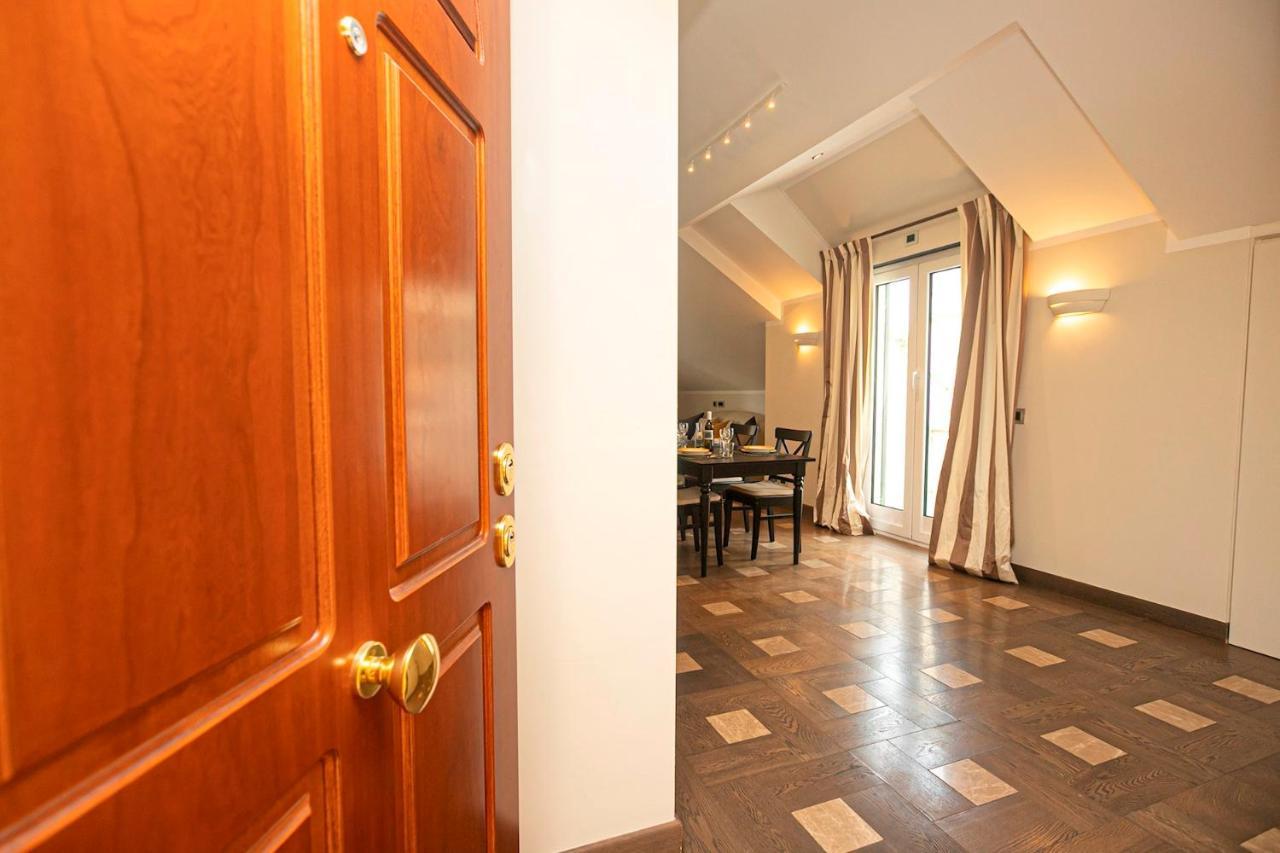 Real Italian Estate - Penthouse Appartement Genua Buitenkant foto
