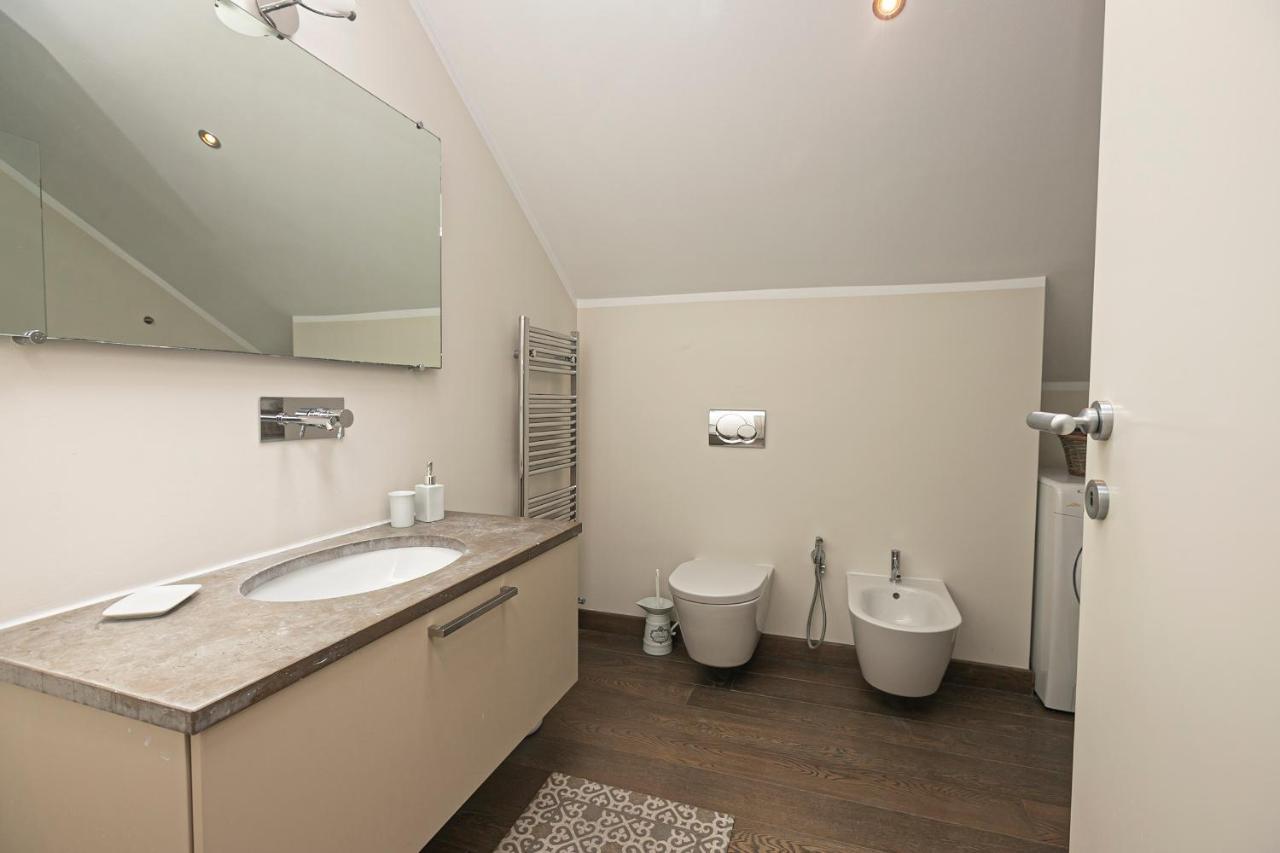 Real Italian Estate - Penthouse Appartement Genua Buitenkant foto
